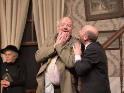 Arsen und Spitzenhäubchen (2025)