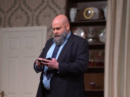 Arsen und Spitzenhäubchen (2025)